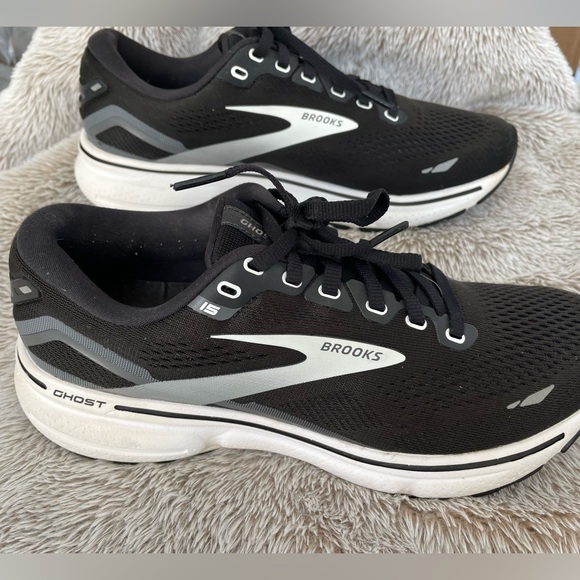 Brooks Shoes - Brooks Ghost 15 Running Shoes - Black and White - WOMENS US 9
